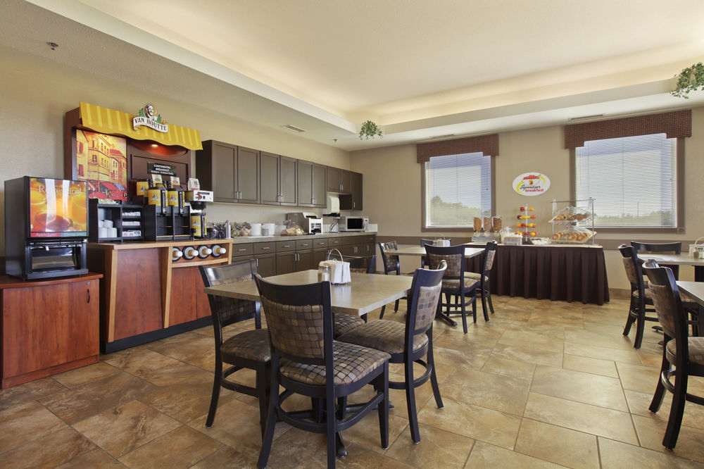 Super 8 By Wyndham Prince Albert Εξωτερικό φωτογραφία